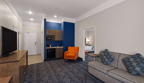 Suite, 1 King Bed, Non Smoking