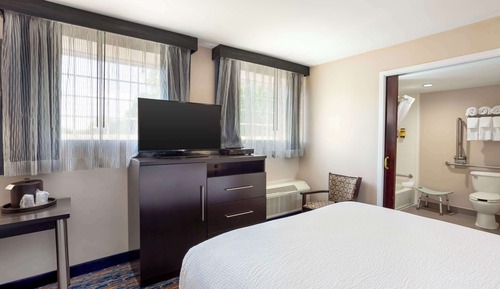 Standard Room, 2 Queen Beds, Accessible, Non Smoking