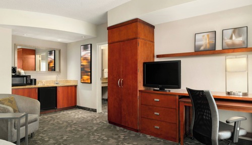 Suite, 1 Bedroom (Mobility Accessible, Roll-In Shower)