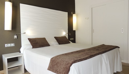 Standard Double Room Single Use (2)