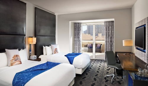 Room, 2 Queen Beds, Non Smoking, City View (Balcony)