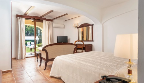Doble Room with balcony or terrace (600 meters from Main Building)