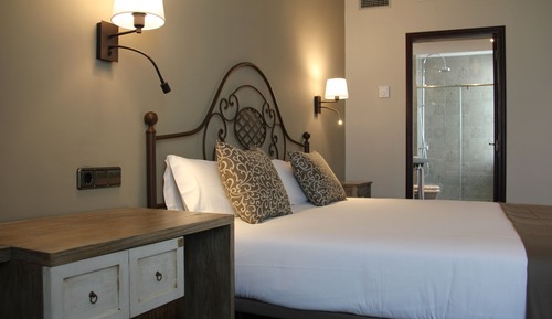 Double Room (Vista Plaza)