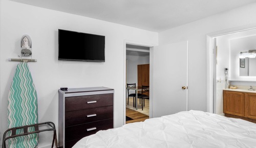 Suite, 1 King Bed, Non Smoking, Kitchen