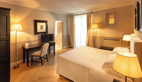 Superior Room, 1 Queen Bed, Private Bathroom