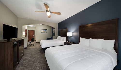 Suite, 2 Queen Beds, Non Smoking, Refrigerator & Microwave (with Sofabed)