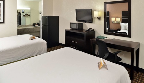 Standard Room, 2 Queen Beds, Non Smoking
