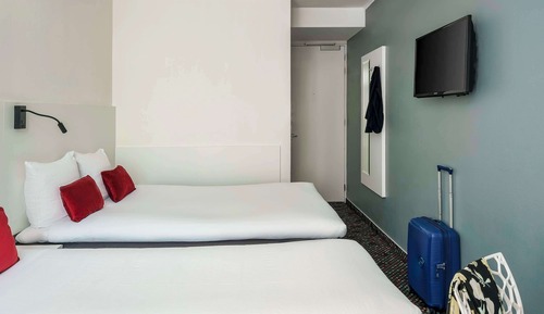 Family Room, Multiple Beds