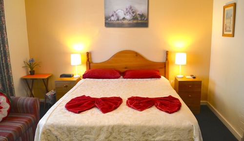 En-suite Single Room Package