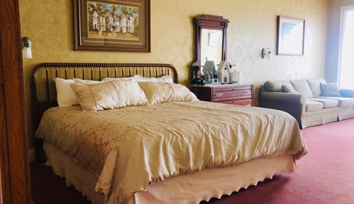 Signature Room, 1 King Bed, River View 203