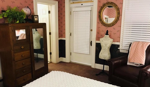 Signature Double Room, Courtyard View 202