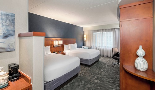 Room, 2 Queen Beds (Mobility/Hearing Access, Roll-In Shwr)