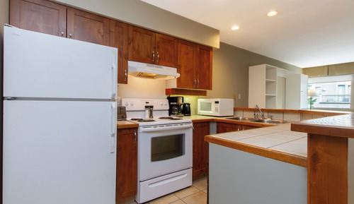 Studio (Unit 209)