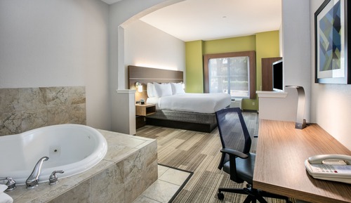 Standard Room, 1 King Bed, Jetted Tub