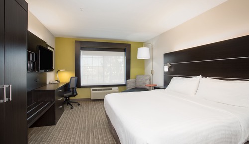 Standard Room, 1 King Bed, Accessible (Mobility, Accessible Tub)
