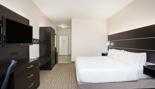Standard Room, 1 King Bed, Accessible (Mobility, Roll-in-Shower)