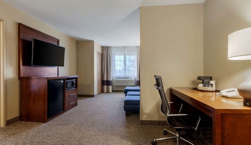 Suite, 1 King Bed with Sofa bed, Non Smoking