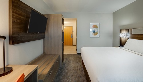 Standard Room, 1 King Bed, Accessible Bathtub (Mobility)