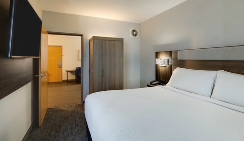 Suite, 1 Bedroom (Living, Dining)