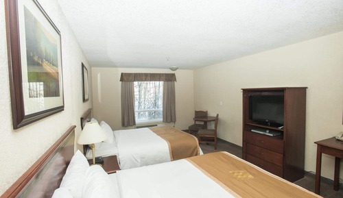 Deluxe Double Room Single Use, 2 Queen Beds, Kitchenette
