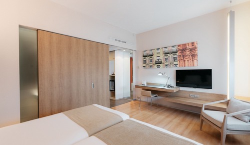 Room (2x2 Family Plan)