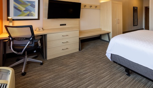Standard Room, 1 Queen Bed, Hearing Accessible