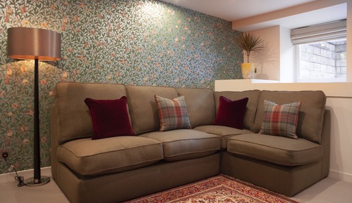 The House Suite (located at 5 Hampton Terrace)