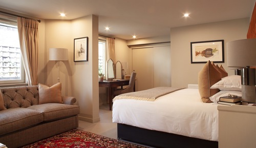 The House Executive Room (located at 5 Hampton Terrace)