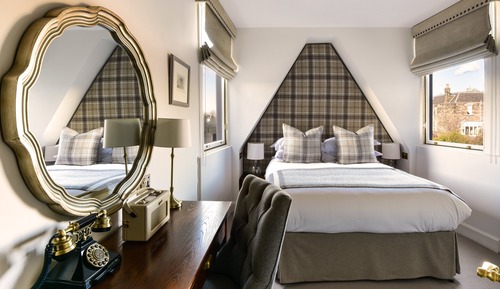 Superior Room (located at 4 West Coates)