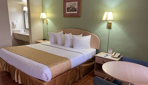 Room, 1 Queen Bed, Accessible, Non Smoking (Mobility)