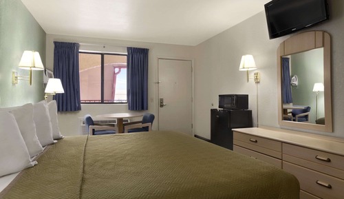 Standard Room, 1 King Bed