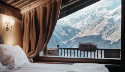 Deluxe Suite, Non Smoking, Mountain View