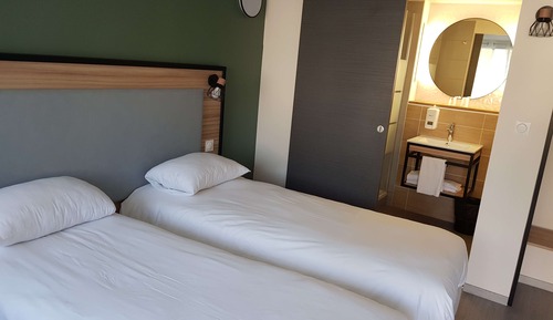 Standard Room, 2 Twin Beds