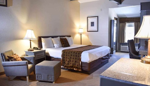 Room, 1 King Bed, Accessible, Non Smoking (Mobility/Hearing, Tub w/Grab Bars)
