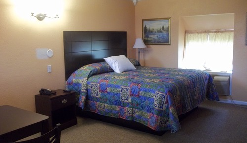 Standard Room, 1 King Bed, Non Smoking