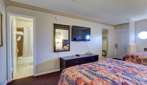 Standard Room, 2 Queen Beds, Non Smoking