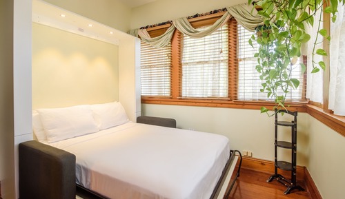 Heirloom Suite (2nd Floor Cushman-Colson House)  Not Pet Friendly