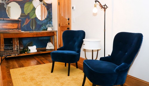 Hawthorne Room (Mills-Pound Cottages) Pet-Friendly
