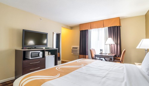 Standard Room, 1 King Bed