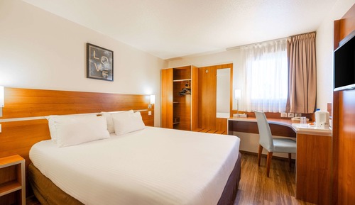 Standard Room, 1 Queen Bed, Non Smoking