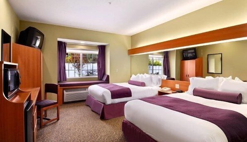 Superior Room, 2 Queen Beds, Microwave