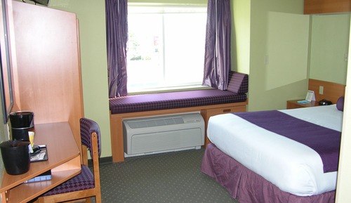 Standard Room, 1 Queen Bed
