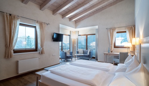 Double Room, Balcony (South)