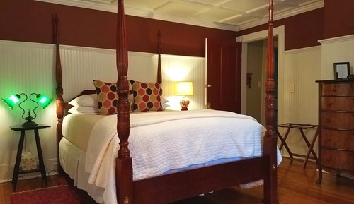 Deluxe Room, 1 Queen Bed