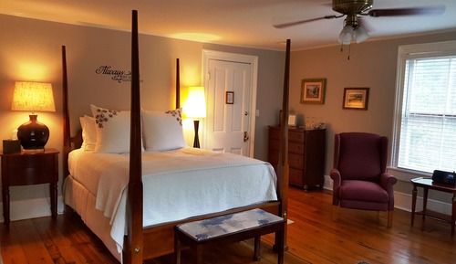 Deluxe, 1 Queen Bed, Twin Sofa Bed