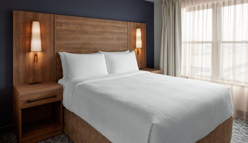 Studio, 1 Queen Bed with Sofa bed, Non Smoking (Newly Renovated)