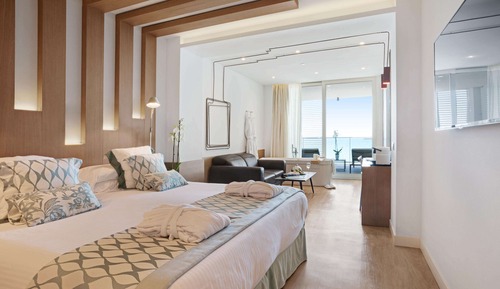 Junior Suite, Sea View (high floor)