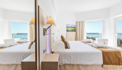 Double Room, Partial Sea View (high floor)