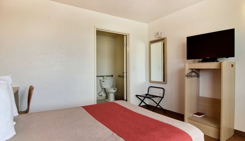 Deluxe Room, 2 Double Beds, Non Smoking, Refrigerator & Microwave