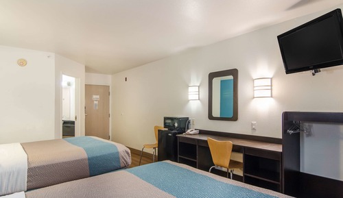 Standard Room, 2 Queen Beds, Non Smoking